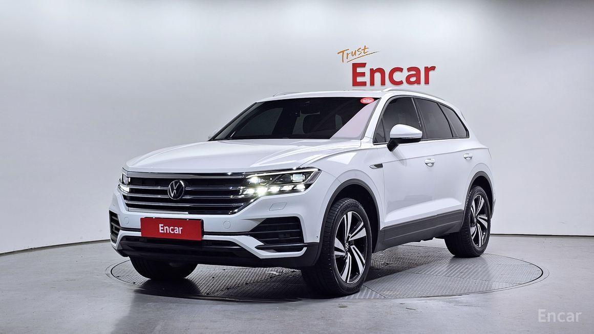 Volkswagen Touareg - фото 0