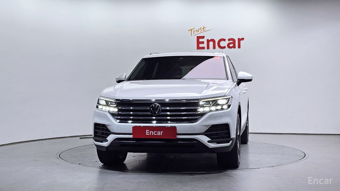 Volkswagen Touareg - фото 2
