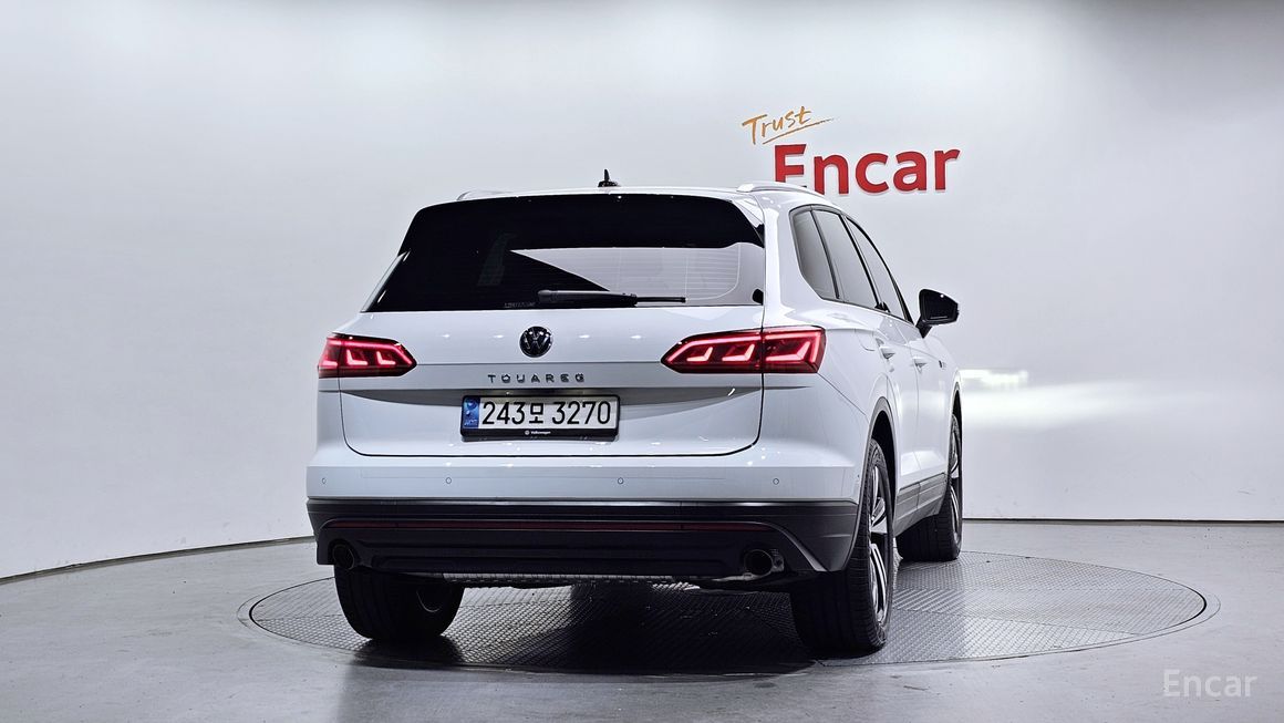 Volkswagen Touareg - фото 3
