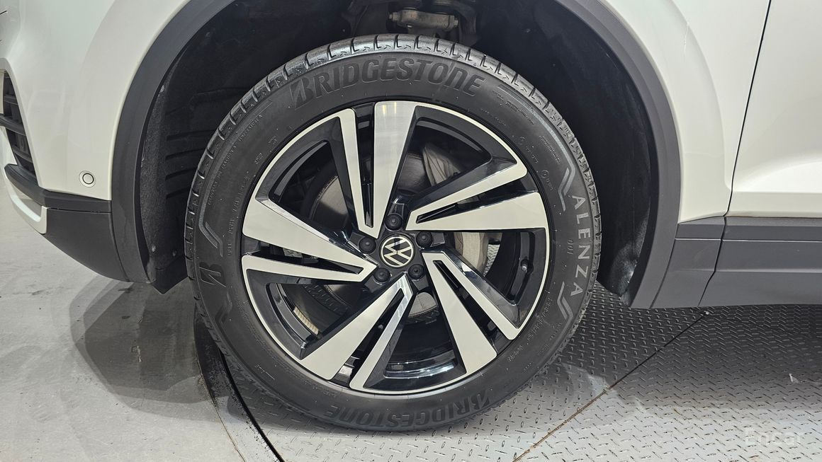 Volkswagen Touareg - фото 4