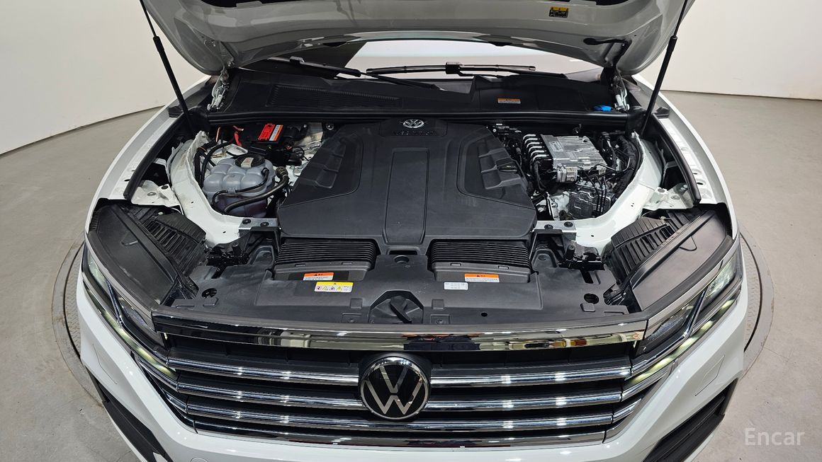 Volkswagen Touareg - фото 5