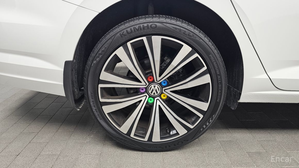 Volkswagen Jetta - фото 4