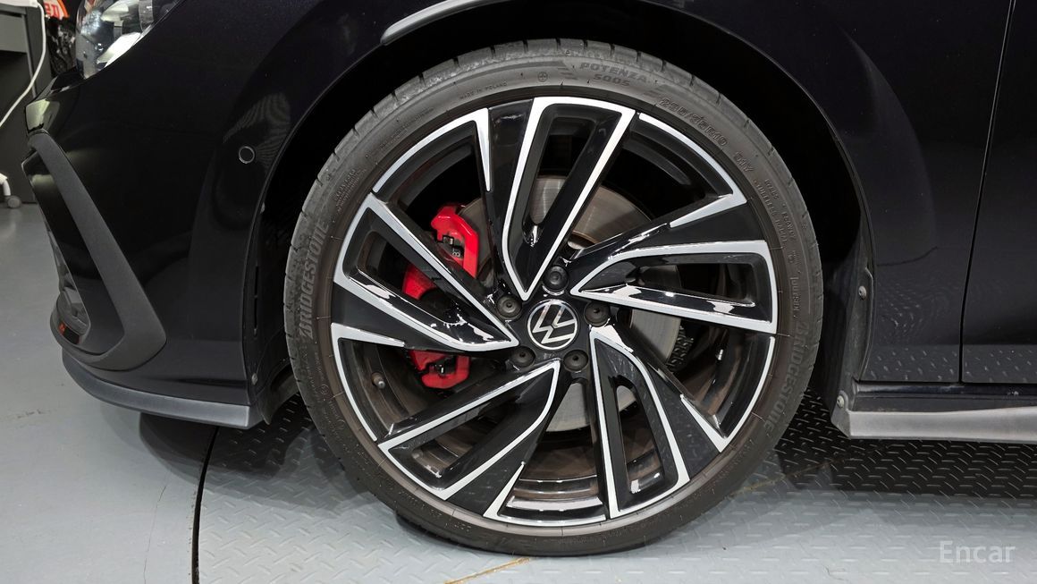 Volkswagen Golf - фото 4