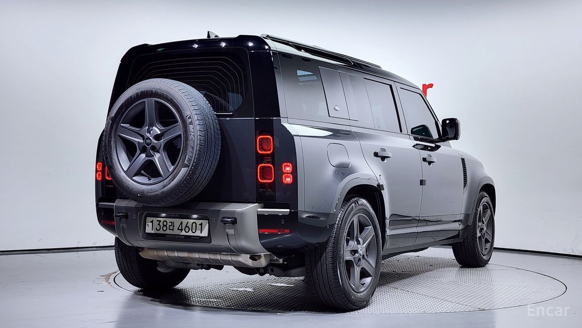 Land Rover Defender - фото 1