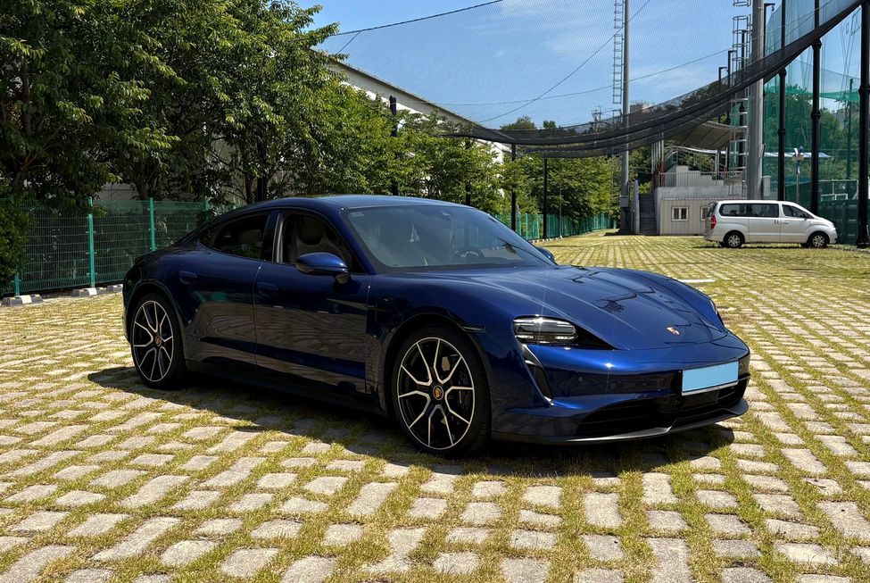 Porsche Taikan - фото 2