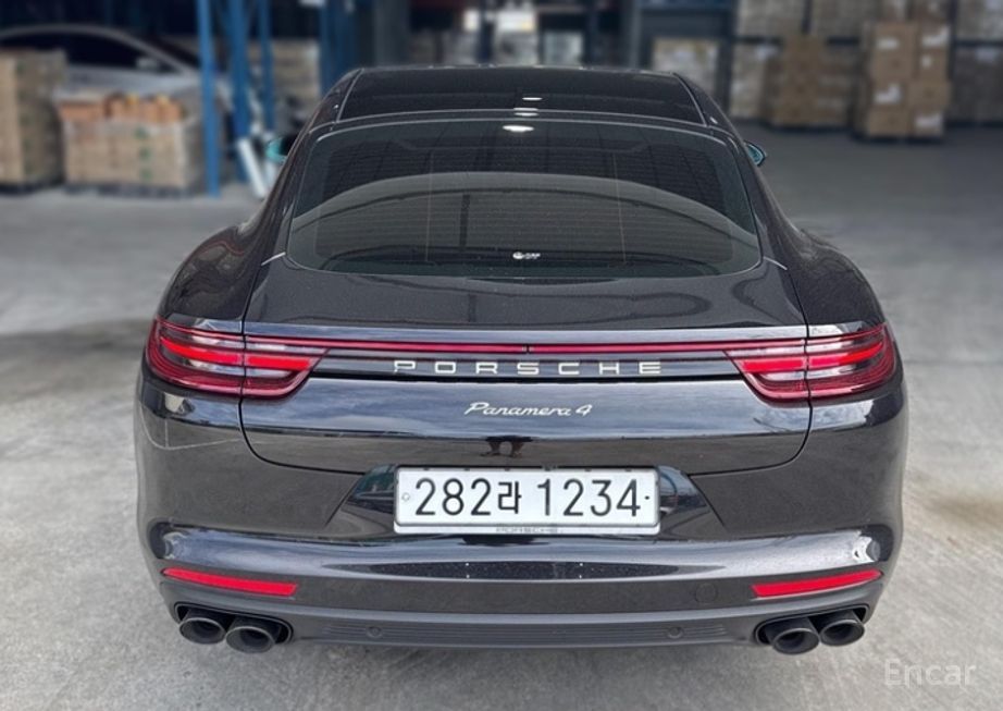 Porsche Panamera - фото 1