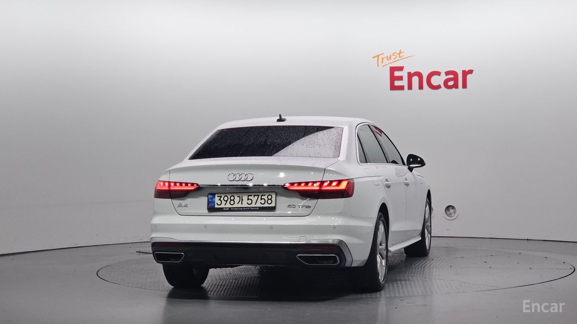 Audi A4 - фото 3