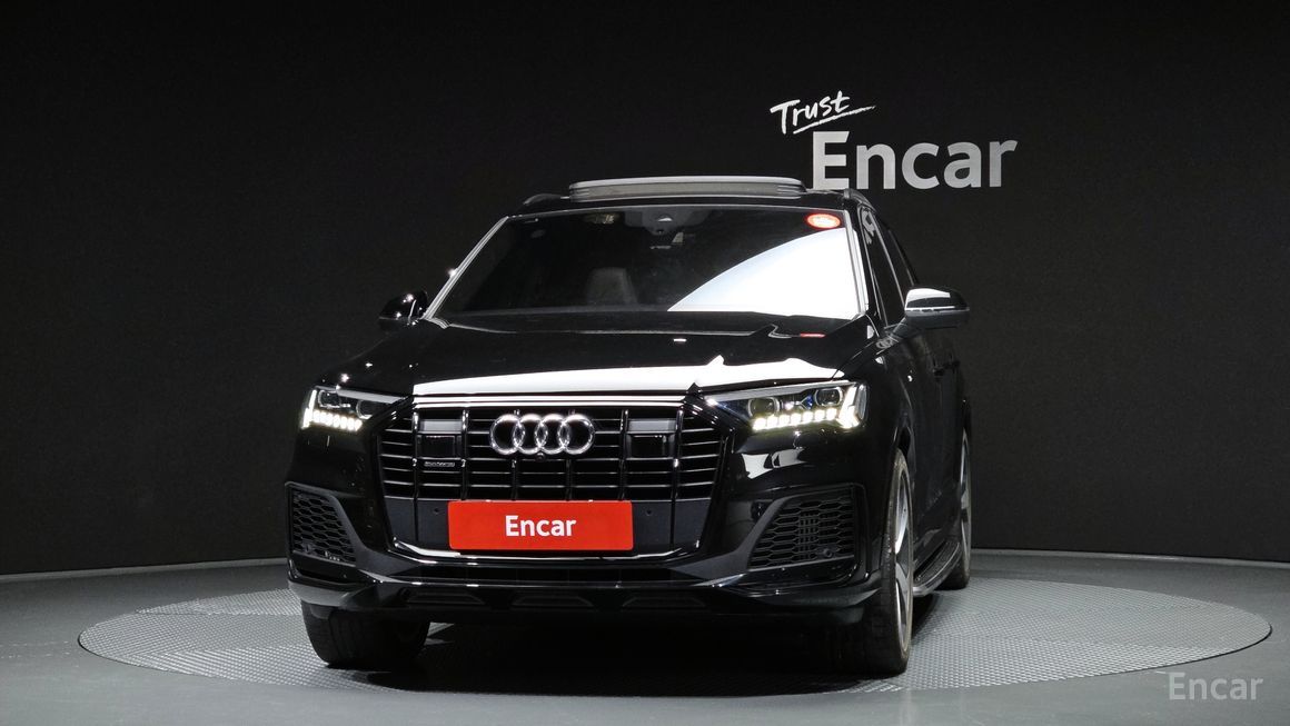 Audi Q7 - фото 2