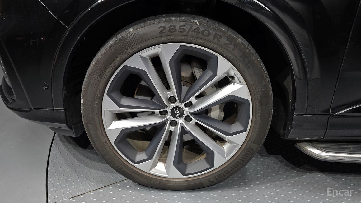 Audi Q7 - фото 4