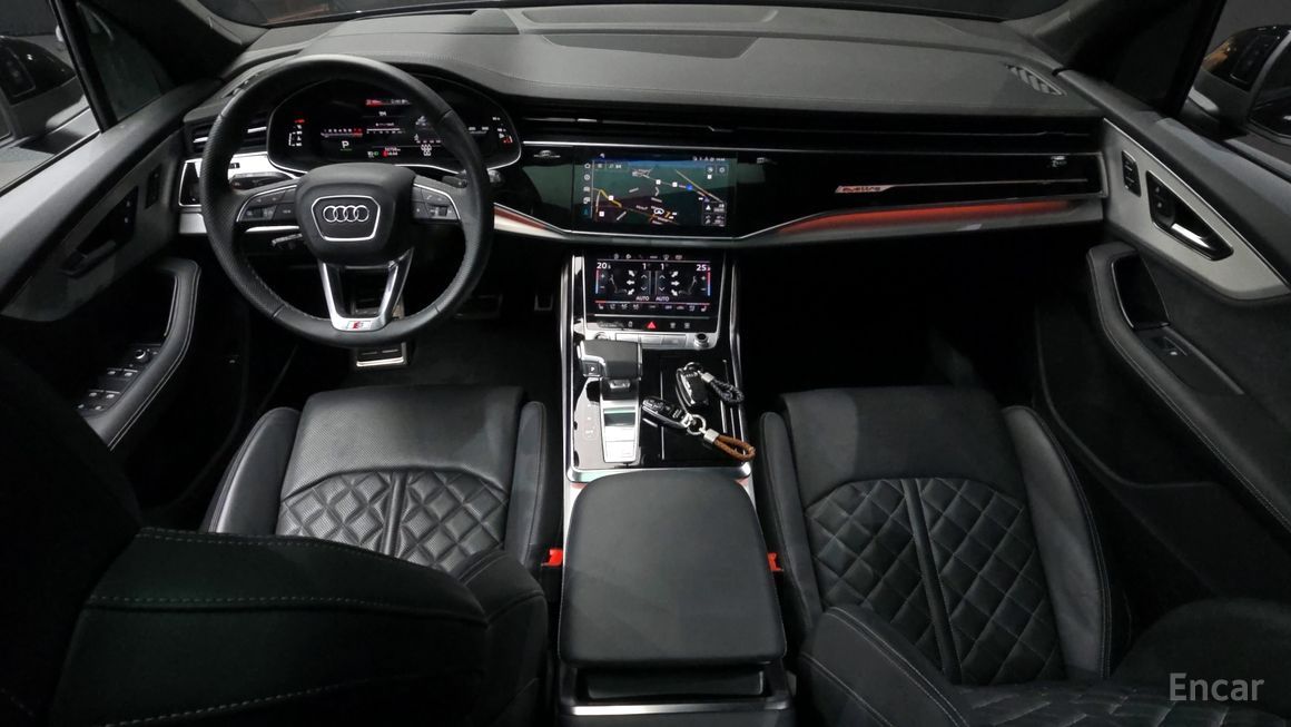 Audi Q7 - фото 6