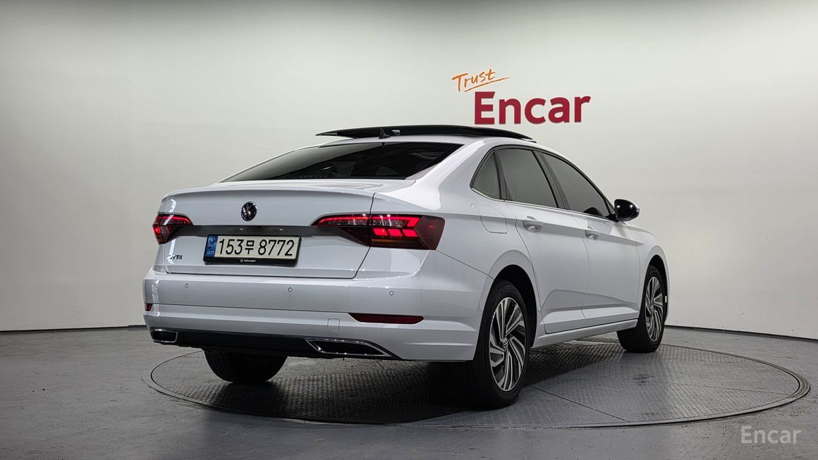 Volkswagen Jetta - фото 1