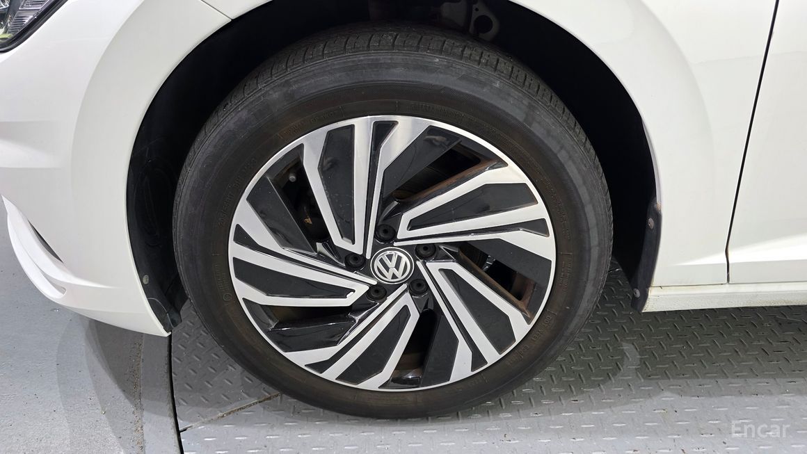Volkswagen Jetta - фото 4