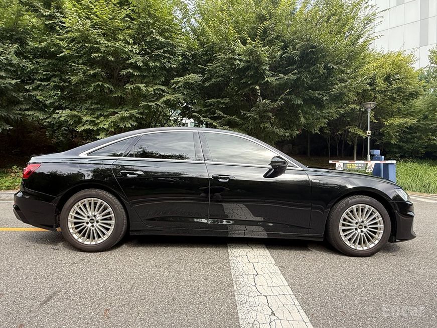 Audi A6 - фото 1