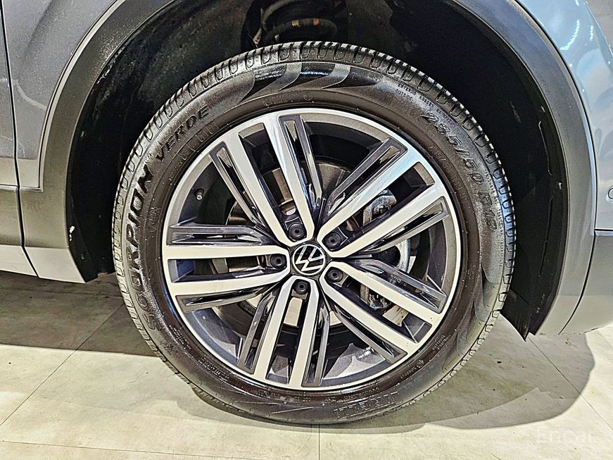 Volkswagen Tiguan - фото 4
