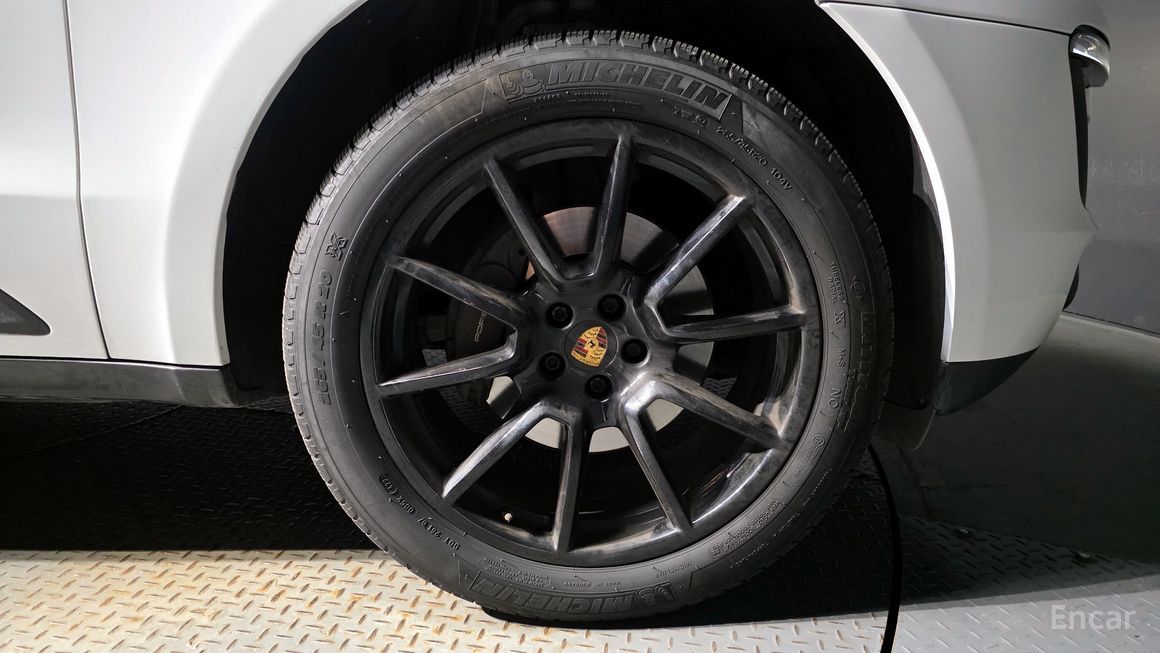 Porsche Macan - фото 4