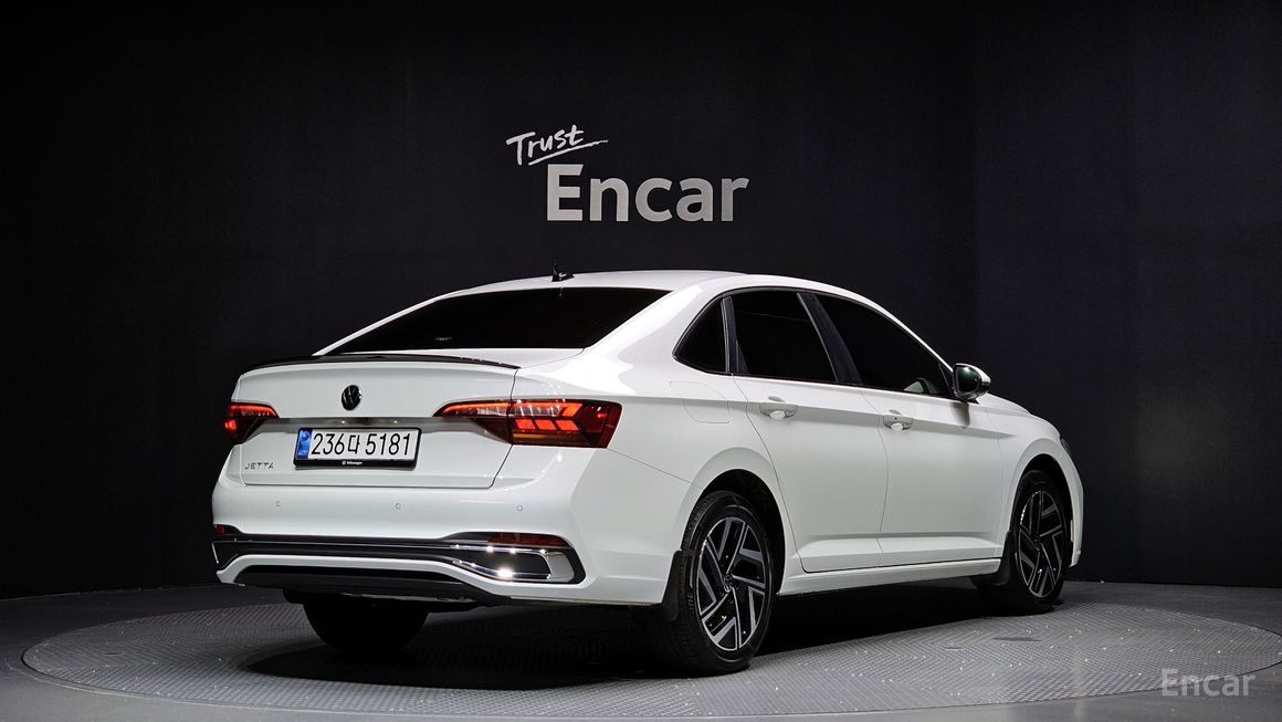 Volkswagen Jetta - фото 1