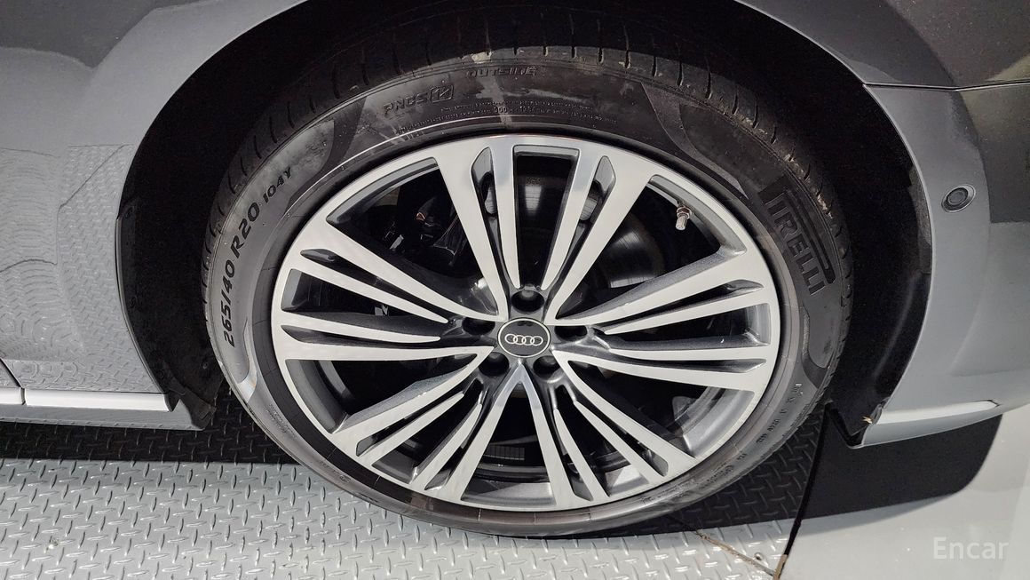 Audi A8 - фото 4