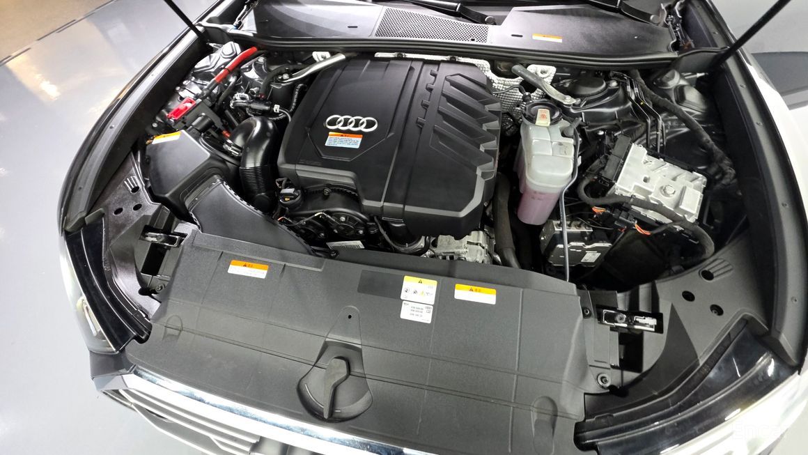 Audi A6 - фото 5