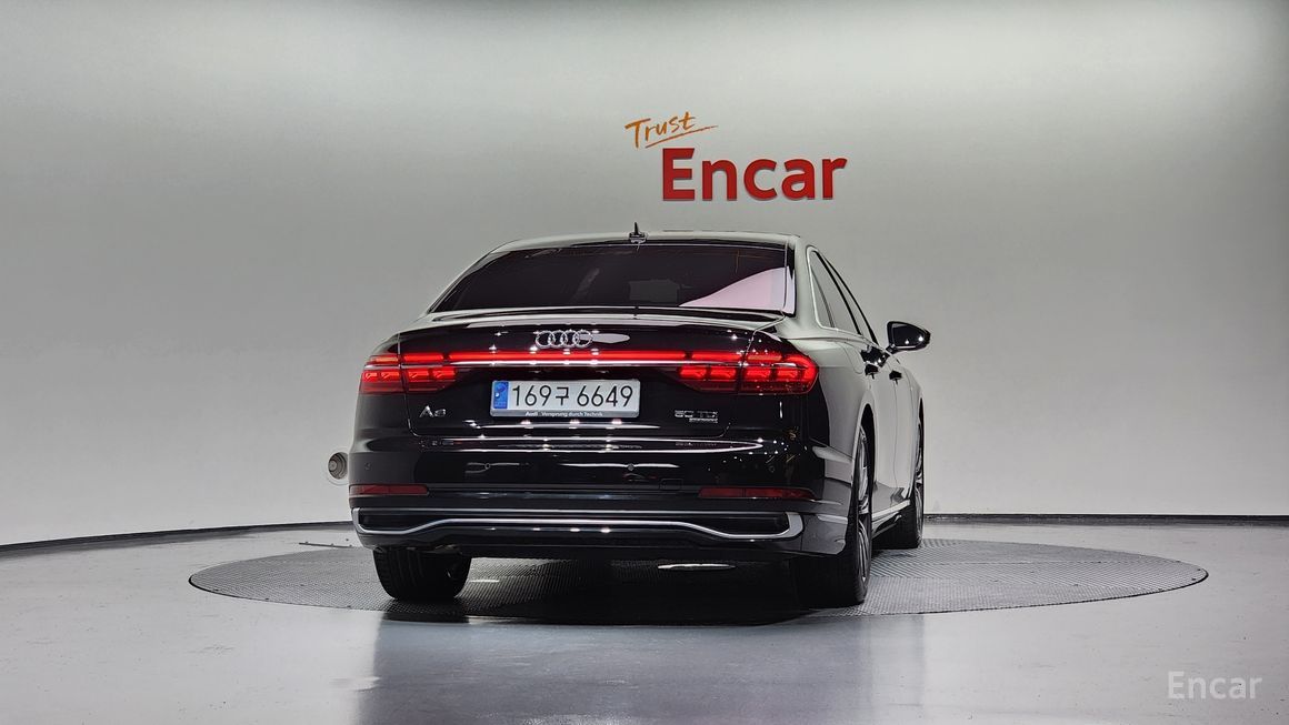 Audi A8 - фото 3