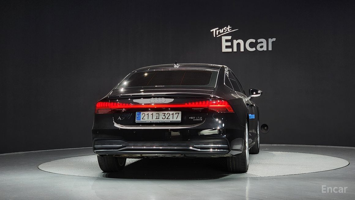 Audi A7 - фото 3