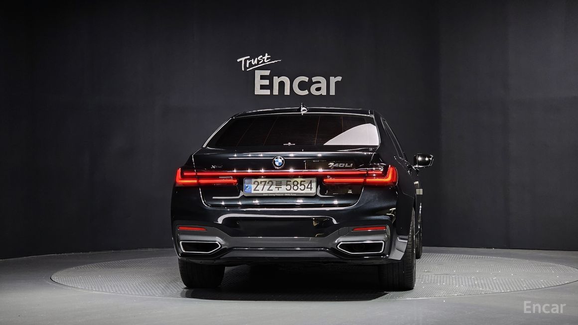 BMW 7 Series - фото 3