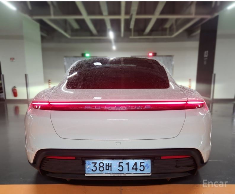 Porsche Taikan - фото 1
