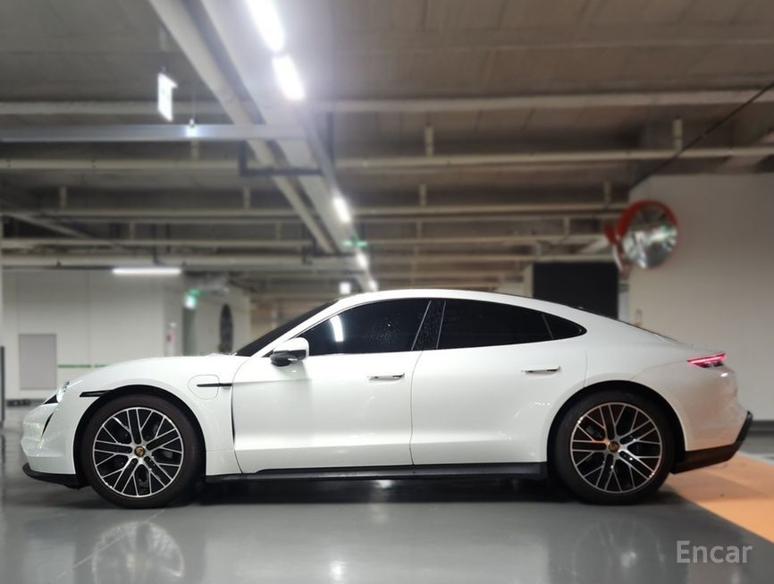 Porsche Taikan - фото 2