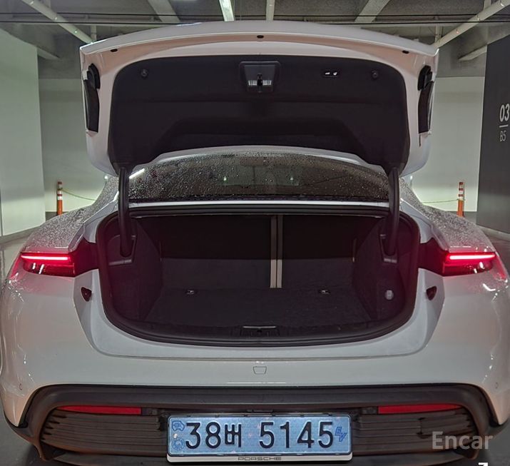 Porsche Taikan - фото 5
