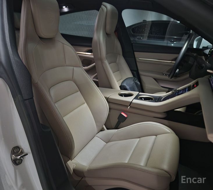 Porsche Taikan - фото 6