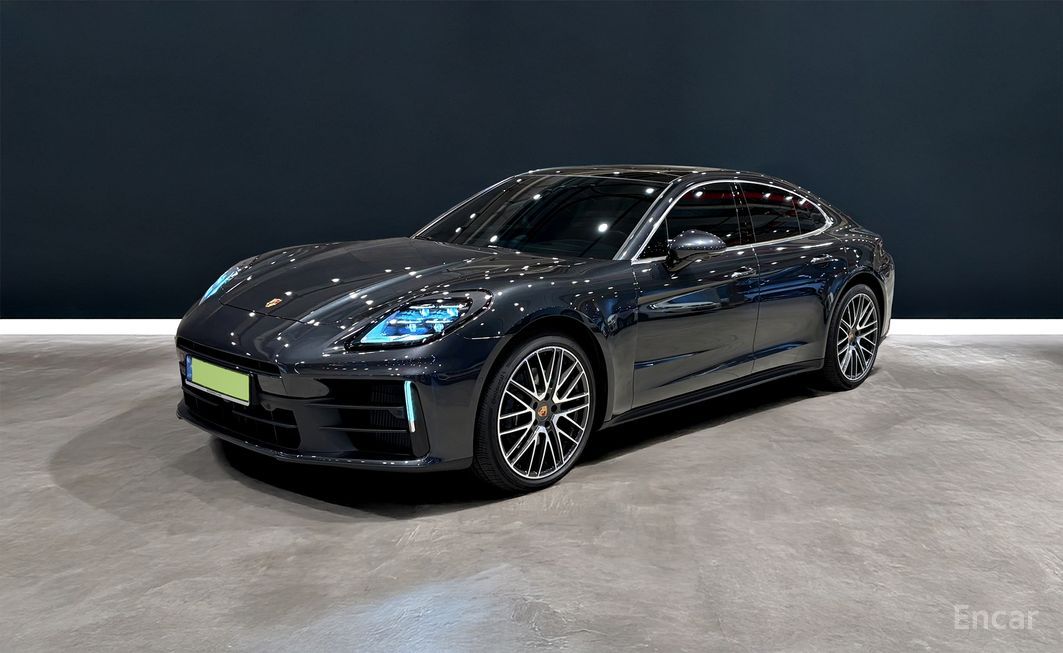 Porsche Panamera - фото 0