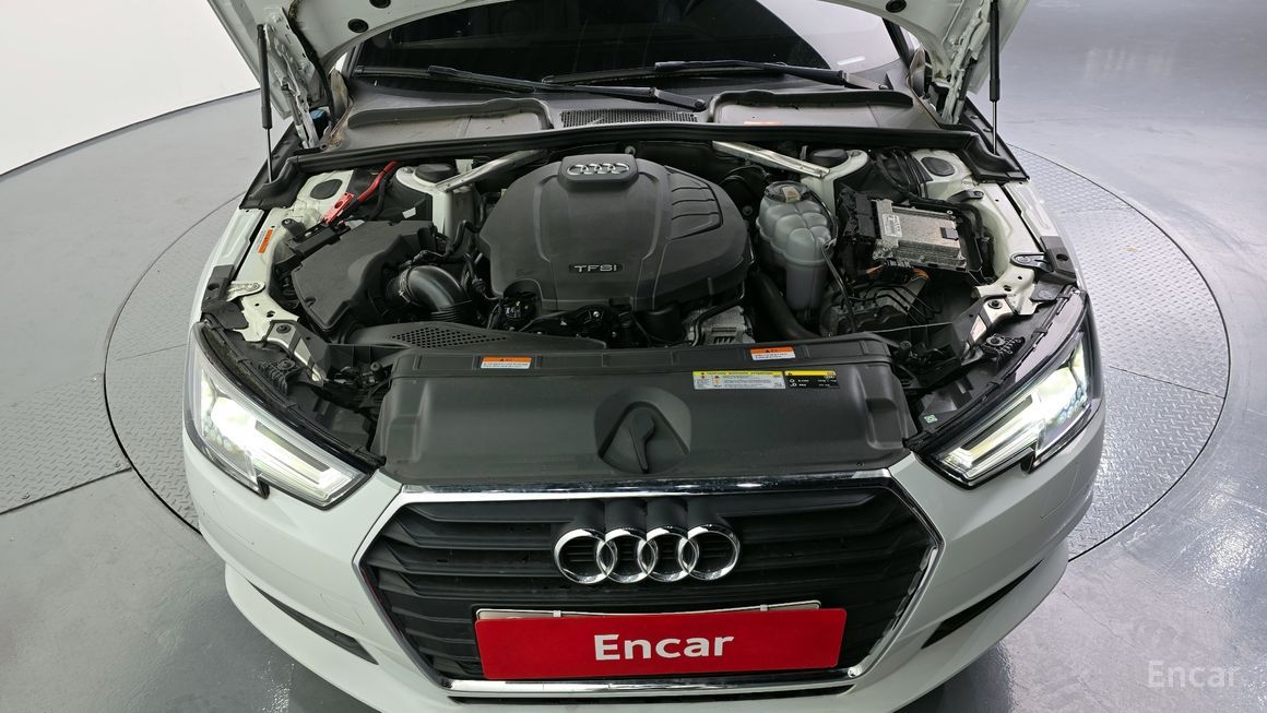 Audi A4 - фото 5