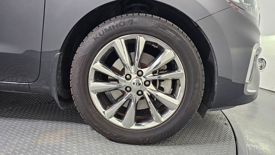 Kia Carnival - фото 4