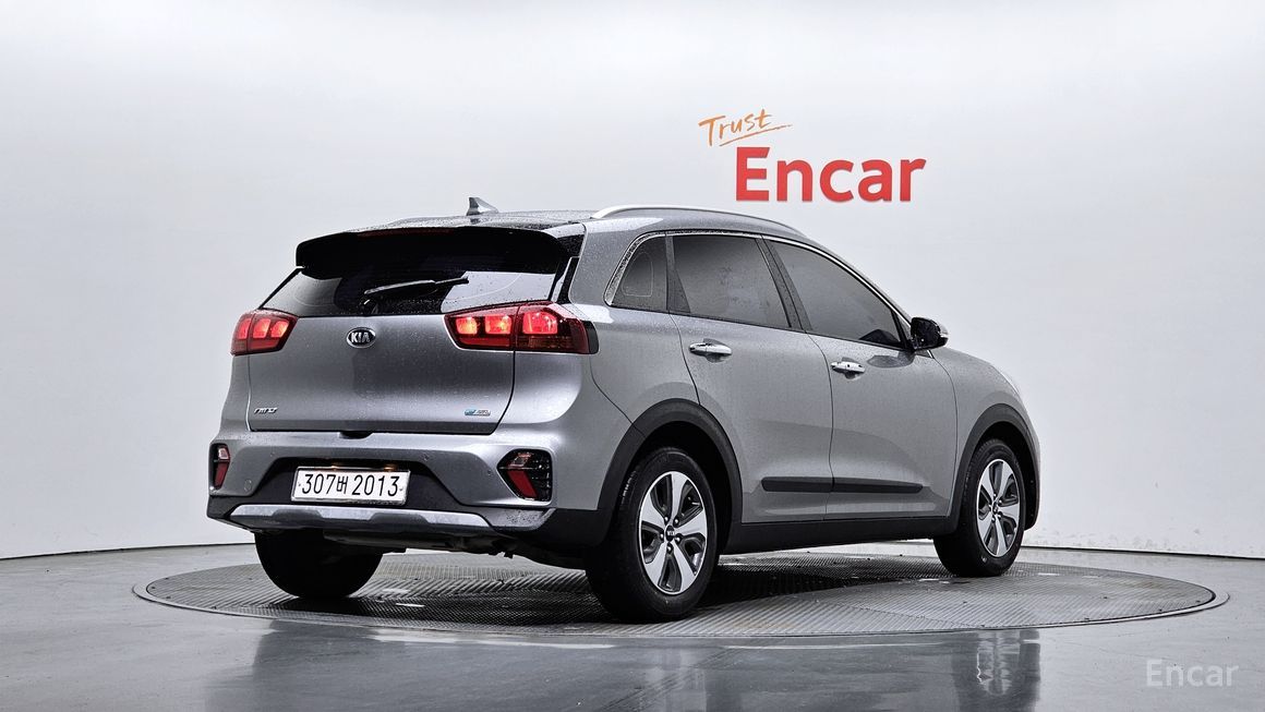 Kia Niro - фото 1