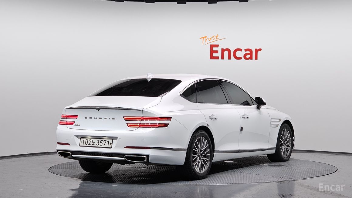 Genesis G80 - фото 1