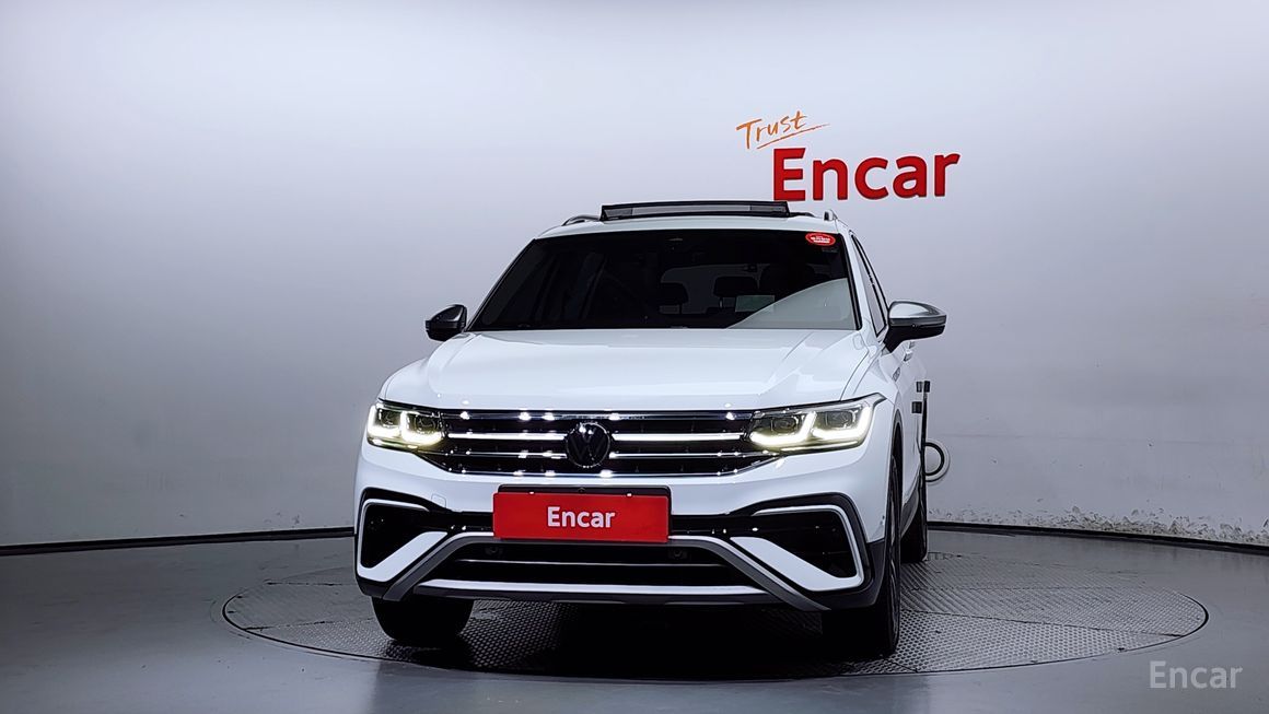 Volkswagen Tiguan - фото 2