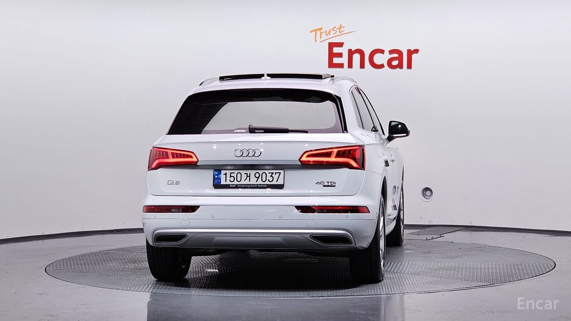 Audi Q5 - фото 3