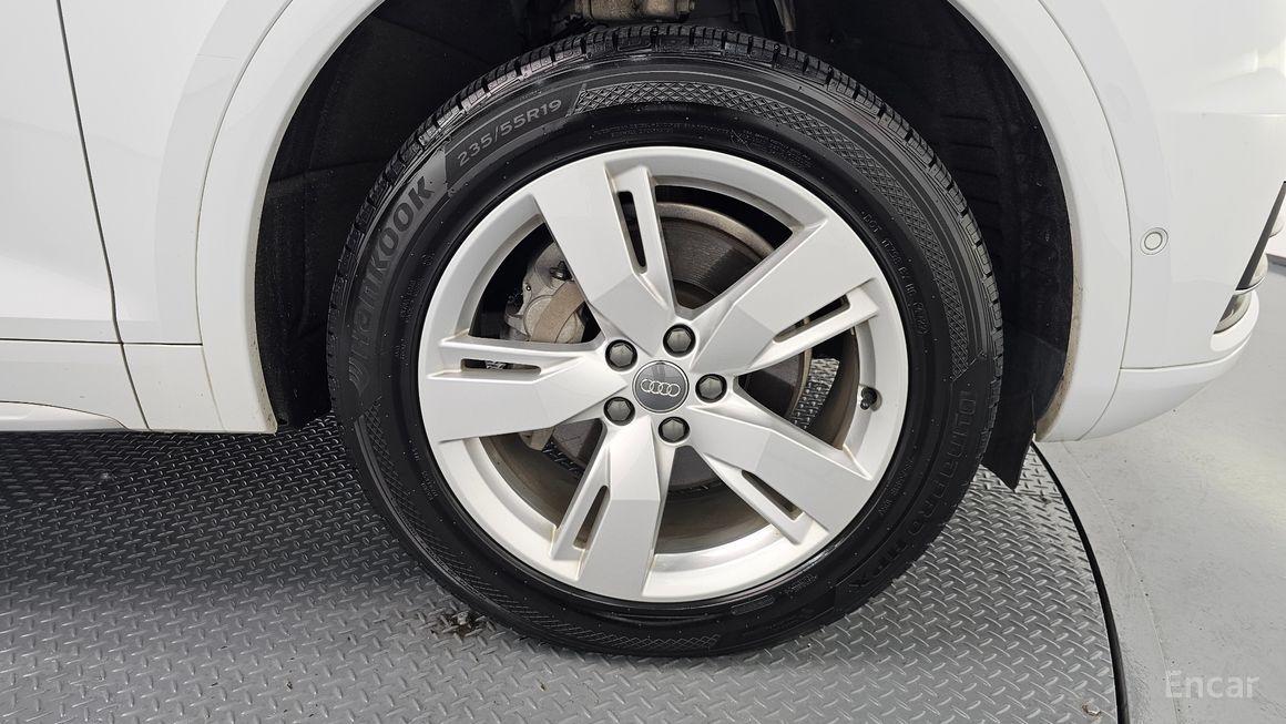 Audi Q5 - фото 4