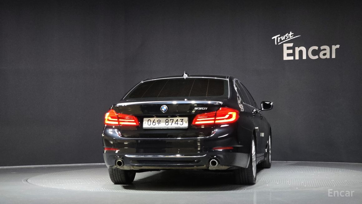 BMW 5 Series - фото 3