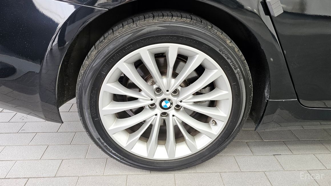 BMW 5 Series - фото 4