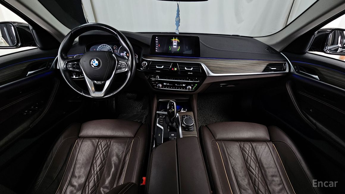 BMW 5 Series - фото 6