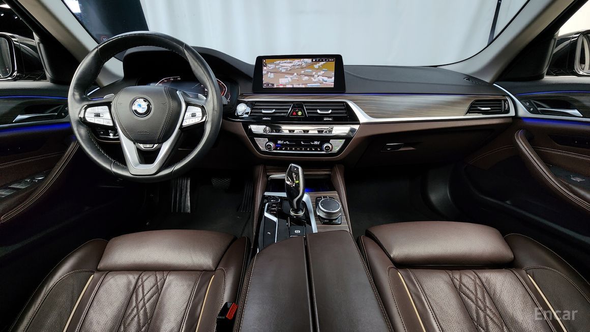 BMW 5 Series - фото 6