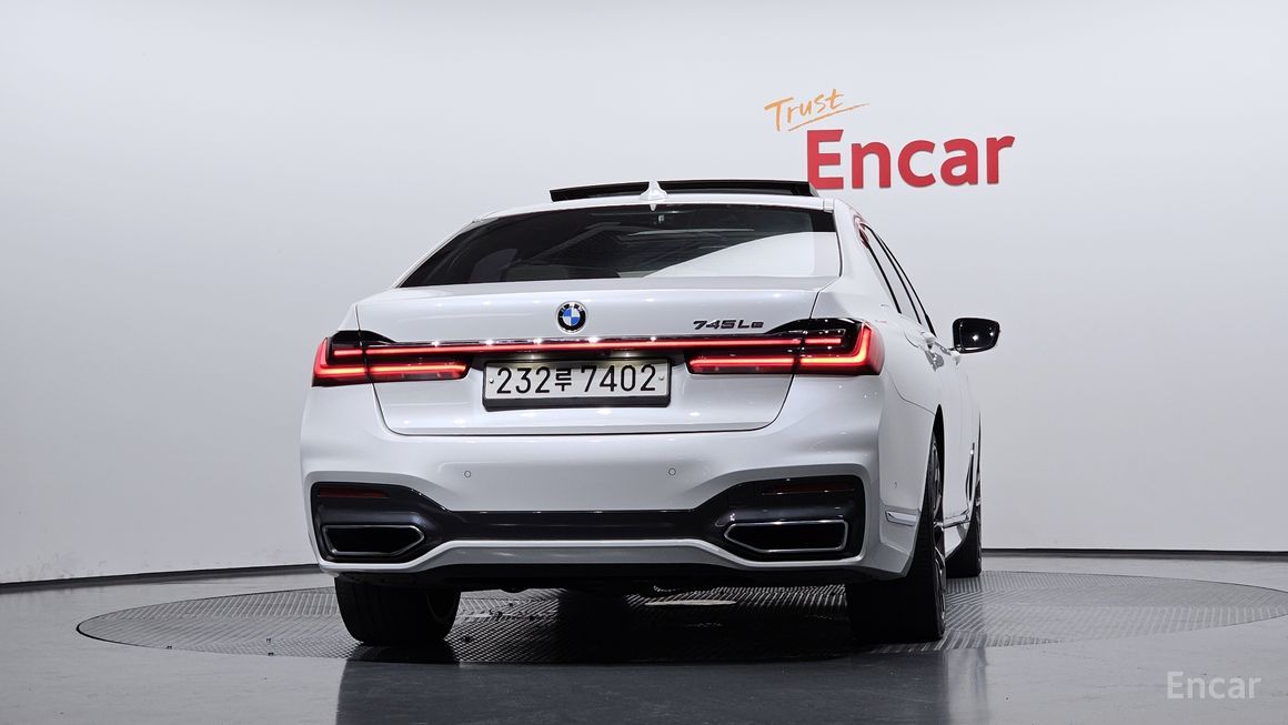 BMW 7 Series - фото 3