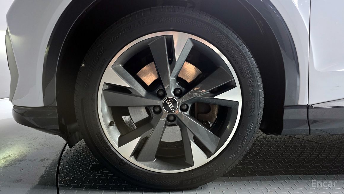 Audi Q4 e-Tron - фото 4