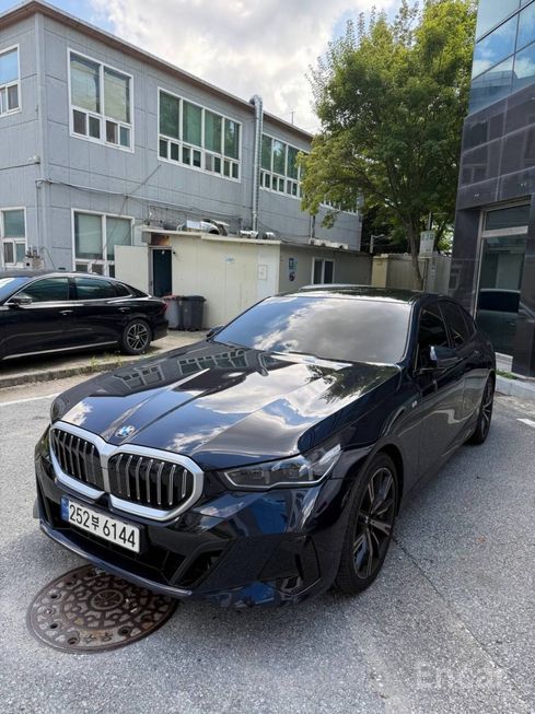 BMW 5 Series - фото 1