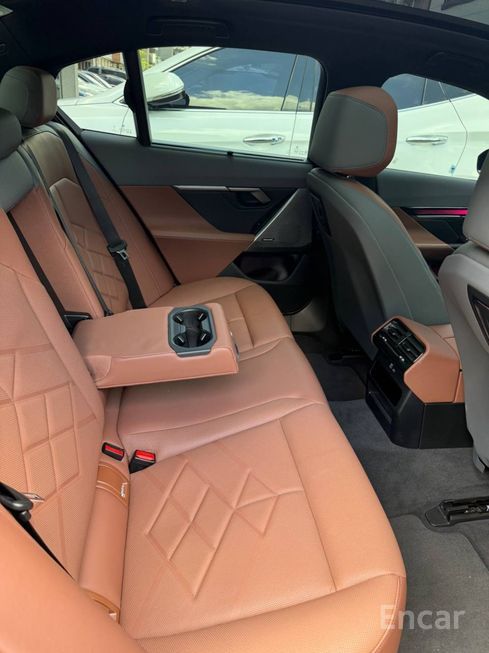 BMW 5 Series - фото 3