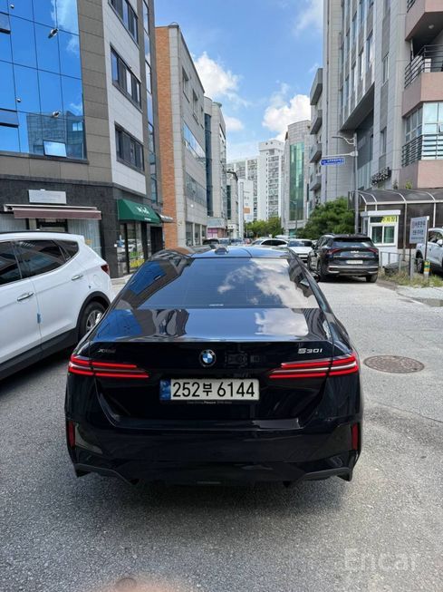 BMW 5 Series - фото 4