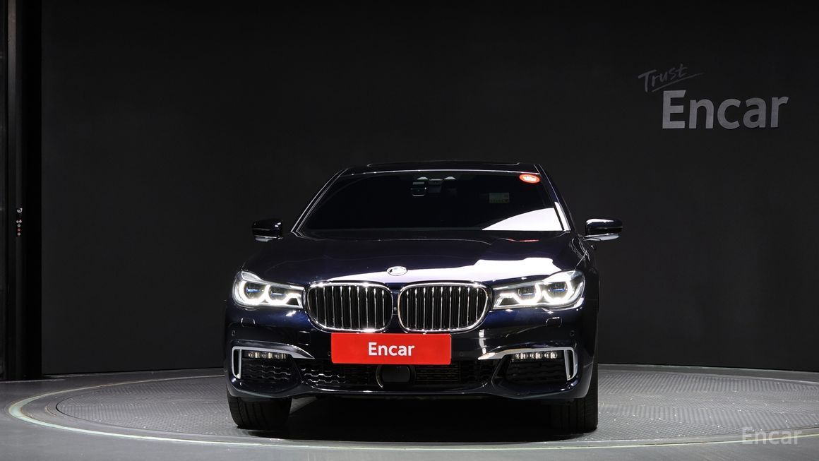 BMW 7 Series - фото 2