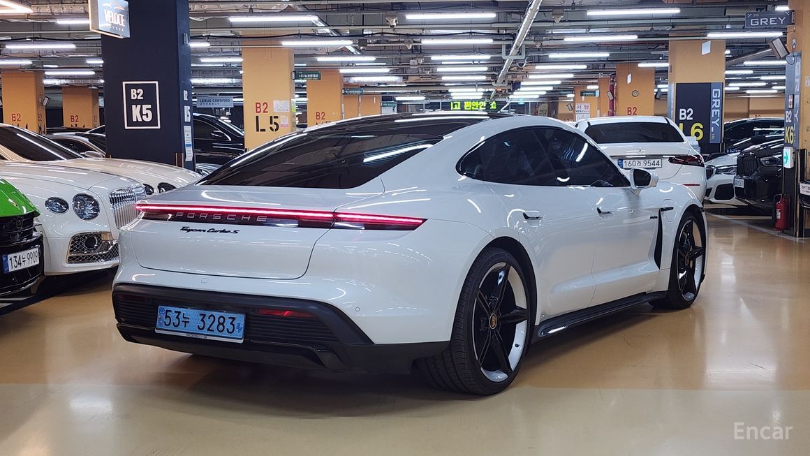 Porsche Taikan - фото 1