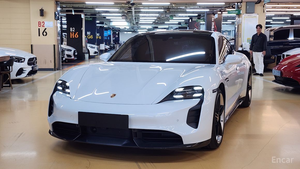 Porsche Taikan - фото 3