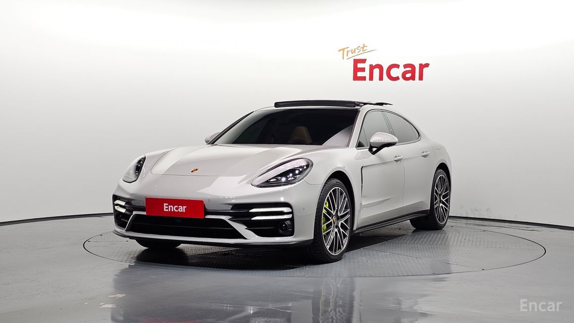 Porsche Panamera - фото 0